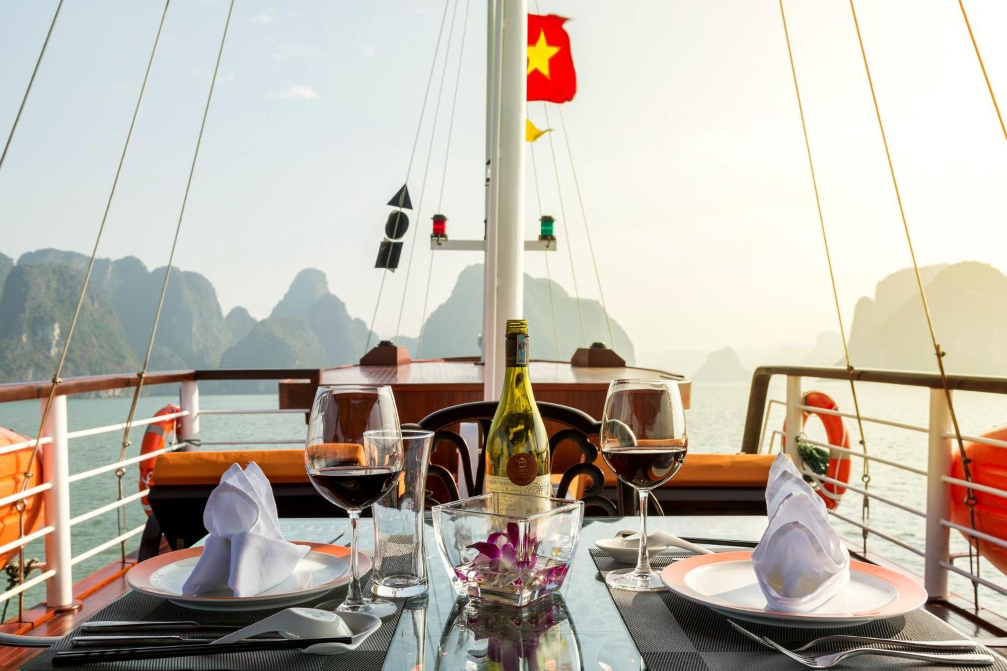 Emeraude Classic Cruises Ha Long Eksteriør bilde