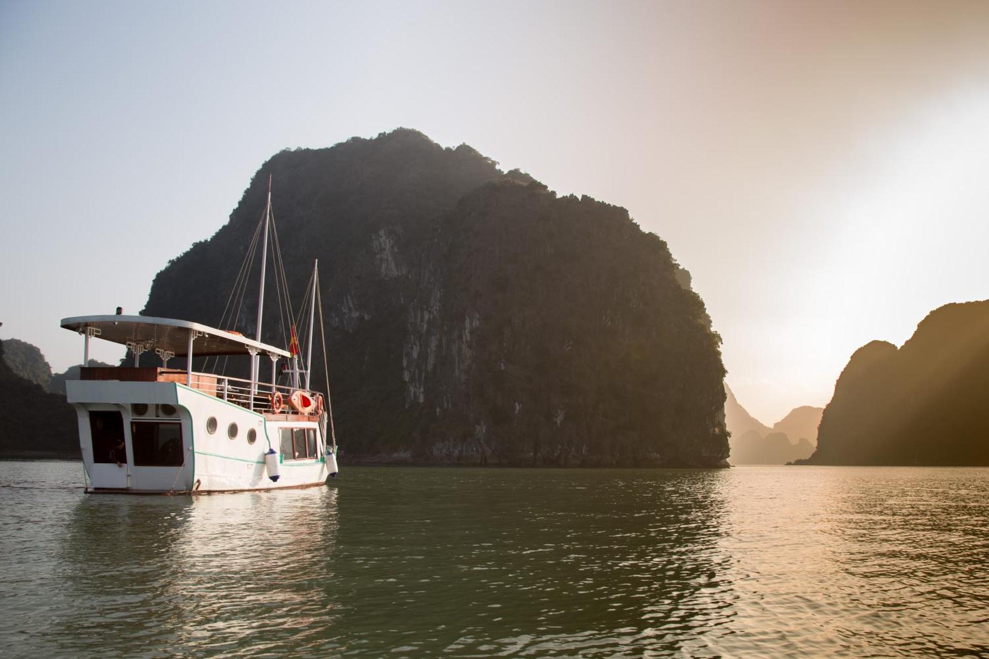 Emeraude Classic Cruises Ha Long Eksteriør bilde